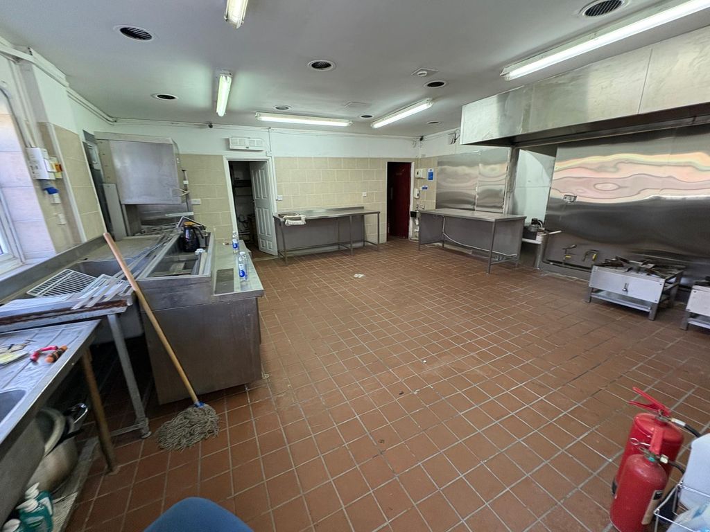 Property photo 3 of 5