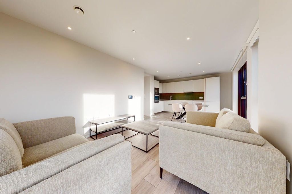 Property photo 2 of 25