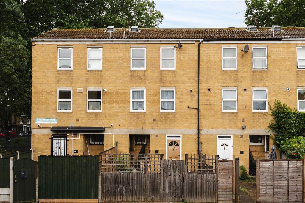 Property photo 3 of 9 Caldecott Way-1.Jpg