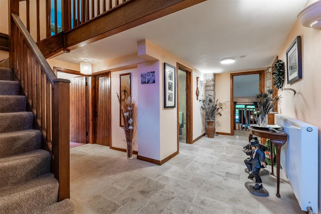 Property photo 3 of 23 Dsc_7628-Hdr.Jpg