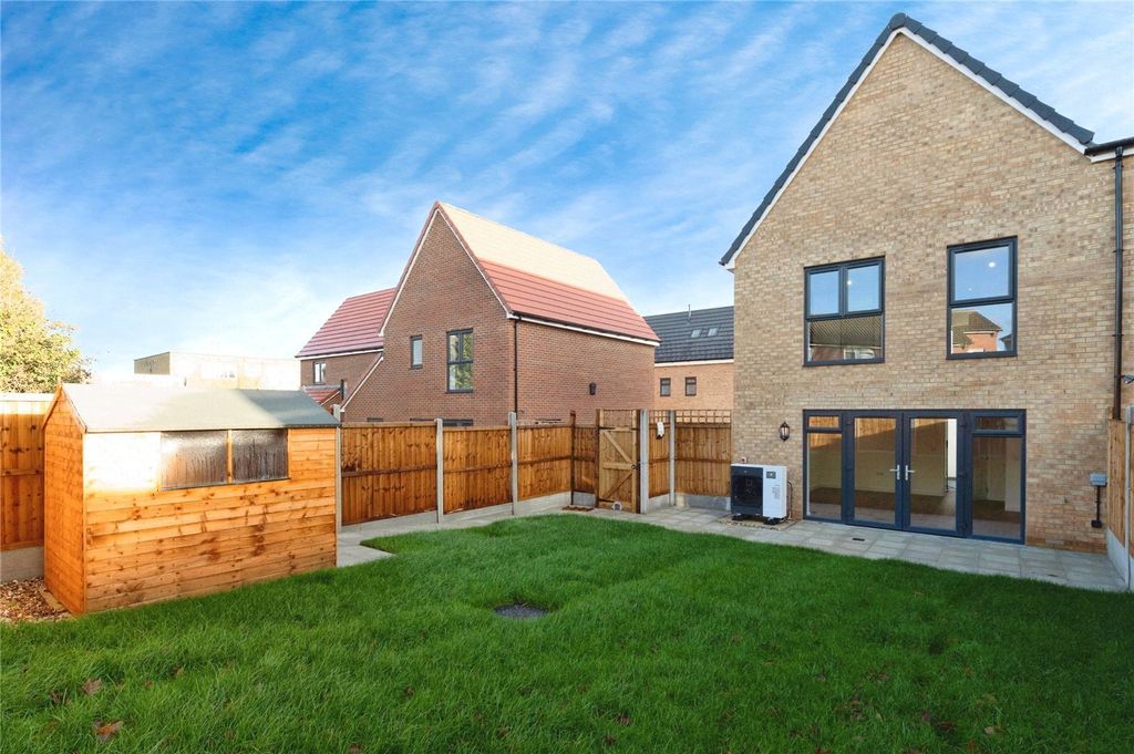Property photo 2 of 19 Picture No. 04