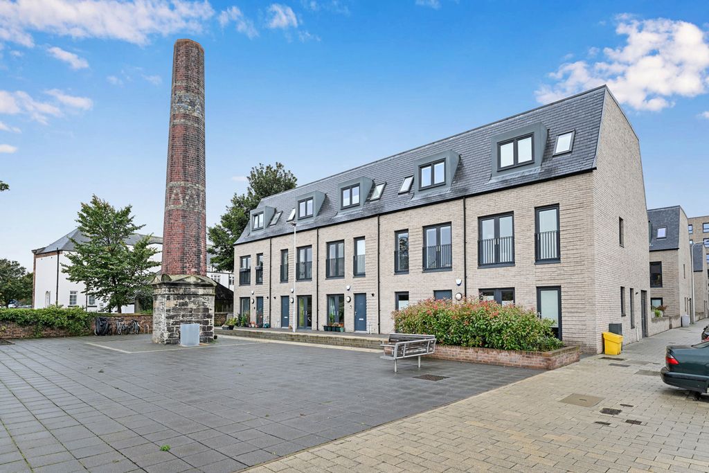 Property photo 1 of 18 Primary Property Image