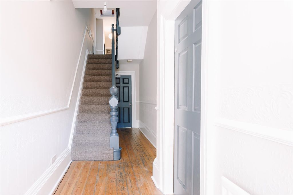 Property photo 2 of 5 3 Beresford Hallway.Jpg
