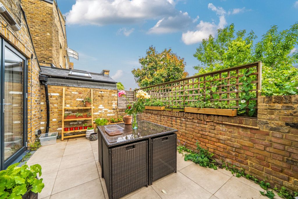 Property photo 3 of 18 Picture No. 22