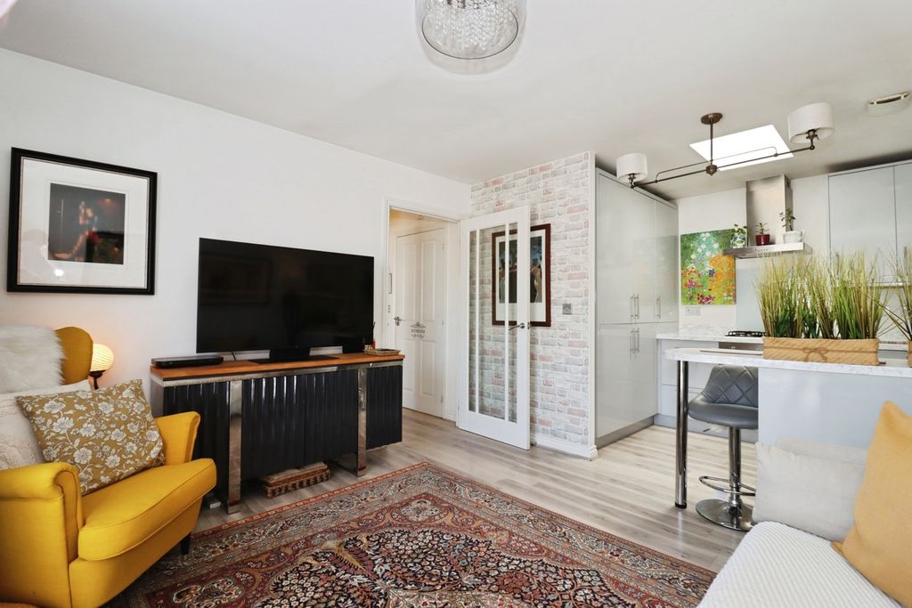 Property photo 2 of 12 Pbox-Img.Jpg