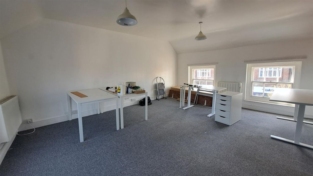 Property photo 2 of 8 Office Suite