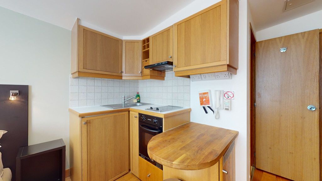 Property photo 2 of 11 Kitchen
