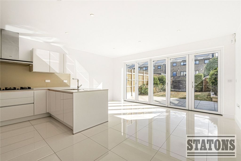 Property photo 2 of 19 Picture No. 06