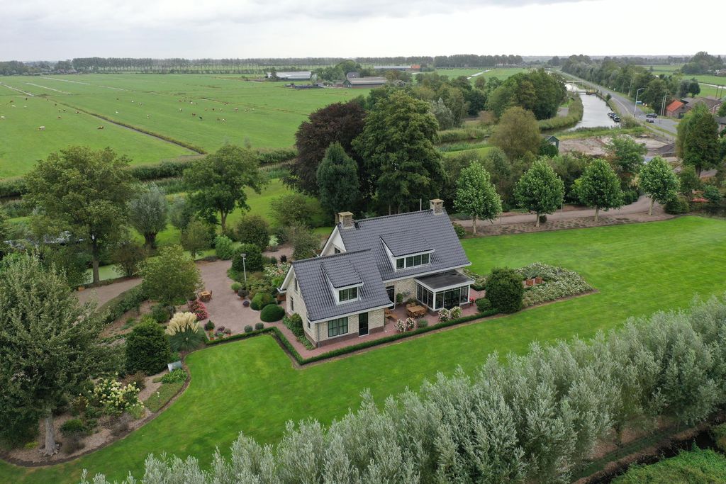 Property photo 2 of 72