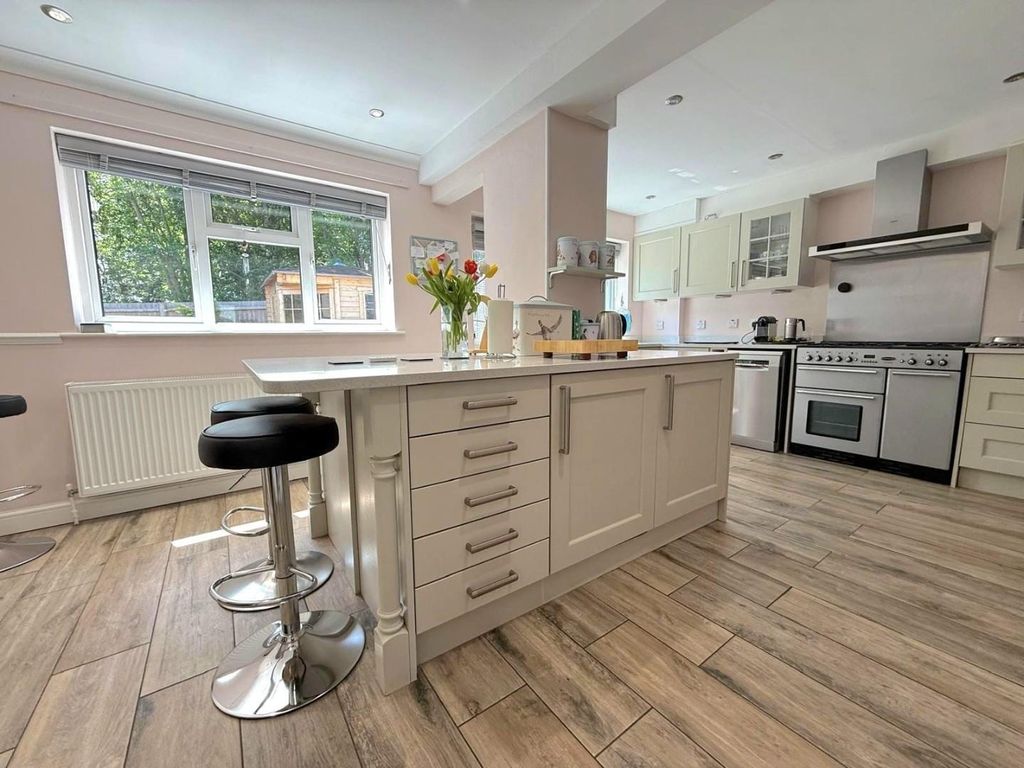 Property photo 2 of 20 17.Jpg