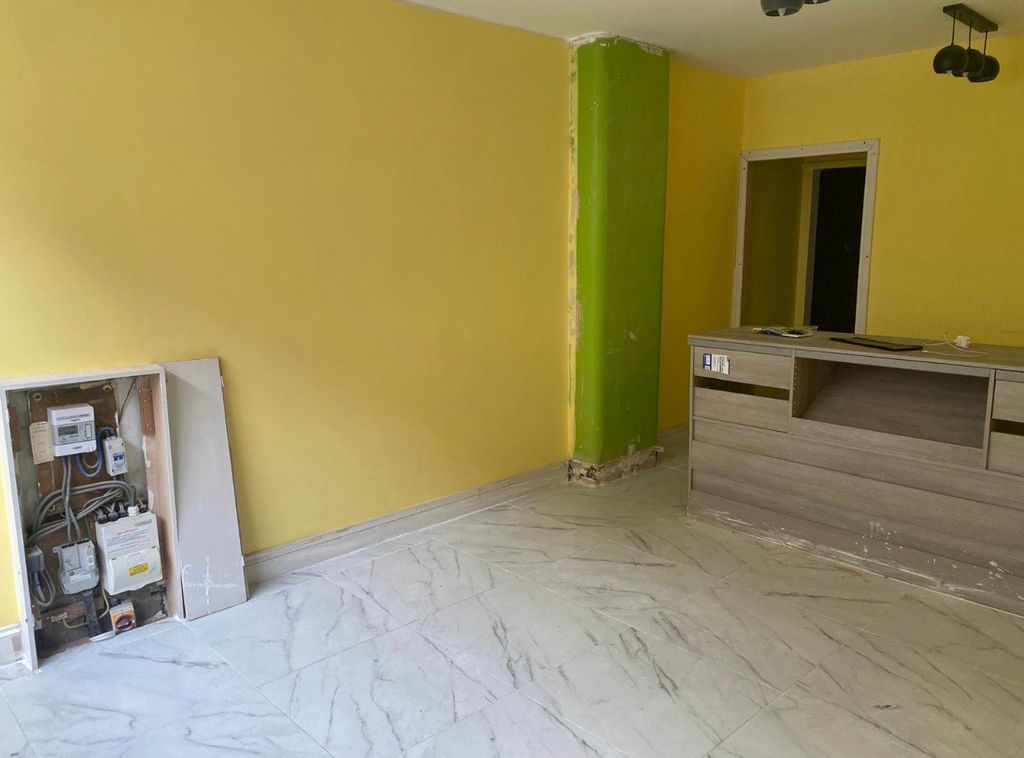 Property photo 3 of 5 Room 1