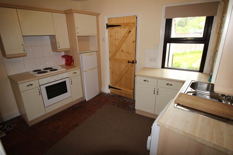 Property photo 3 of 7 Kitchen.