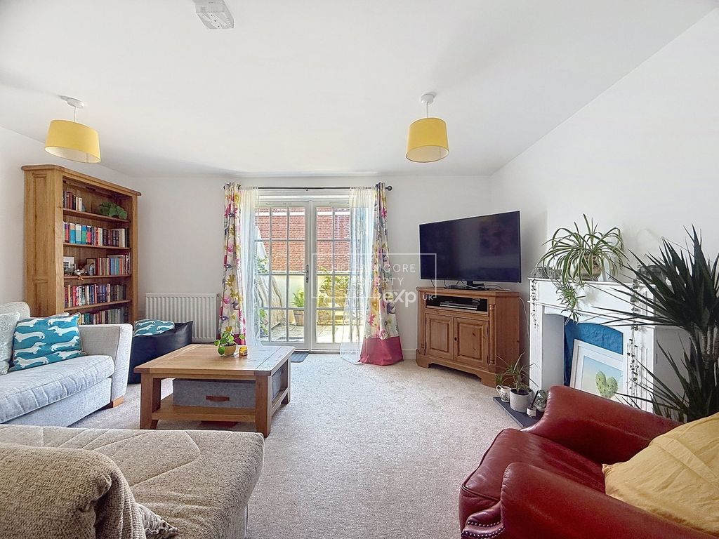 Property photo 3 of 9