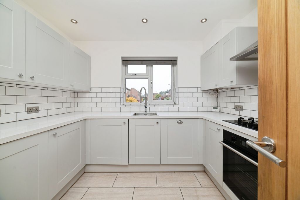 Property photo 2 of 15 Kitchen