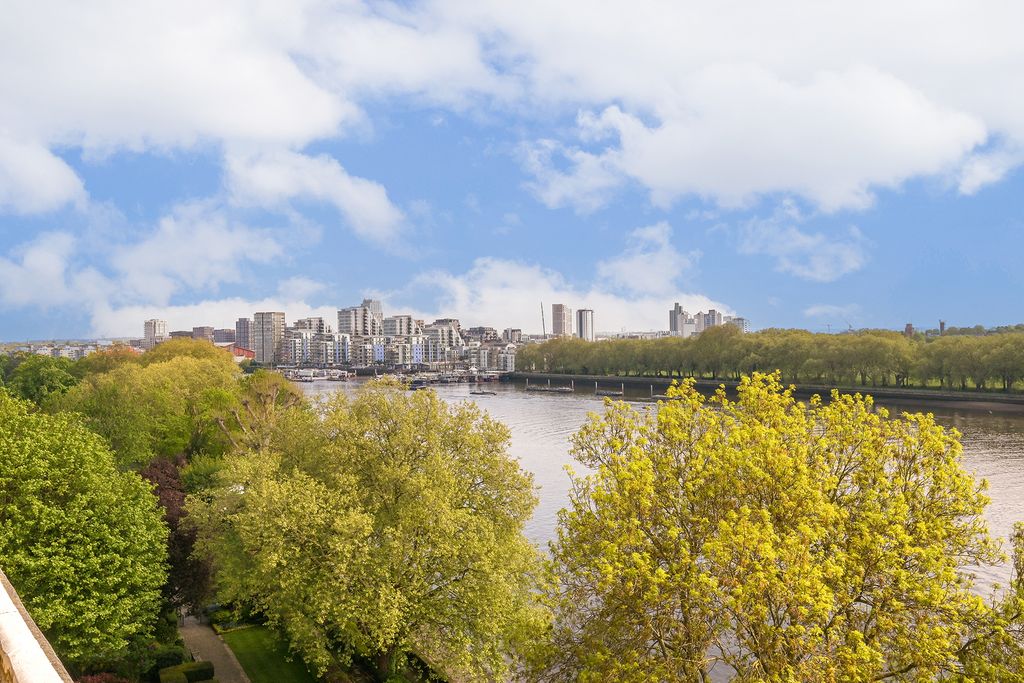 Property photo 3 of 23