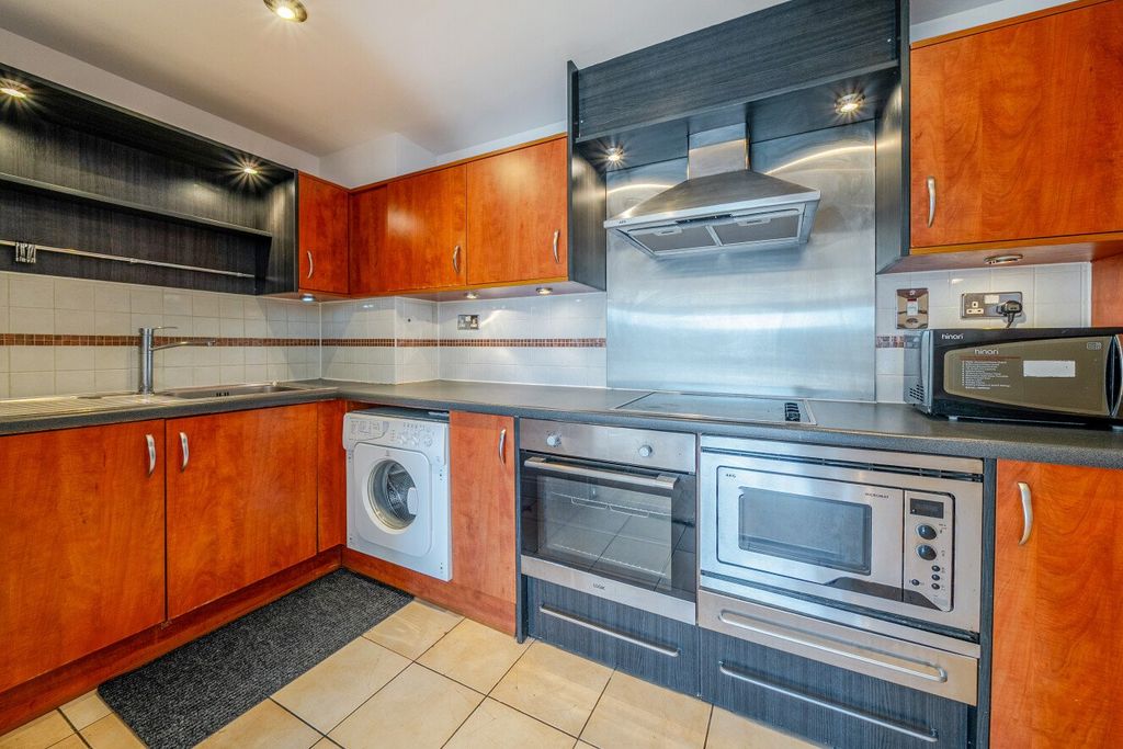 Property photo 3 of 19 Picture No. 06