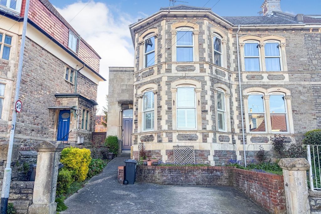 Property photo 1 of 15 Flat 1, 18 Belmont Road, St Andrews, Bristol, Bs6 5As