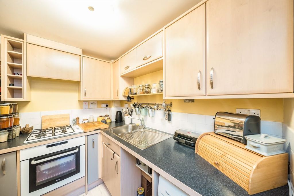 Property photo 3 of 6