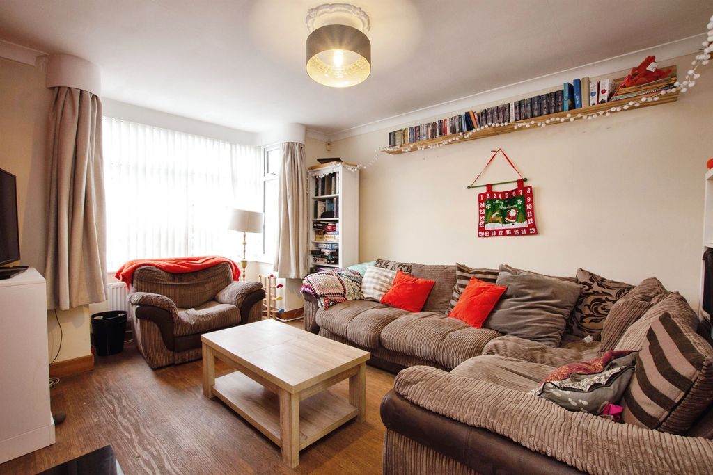Property photo 2 of 17