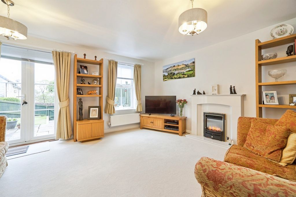 Property photo 2 of 18