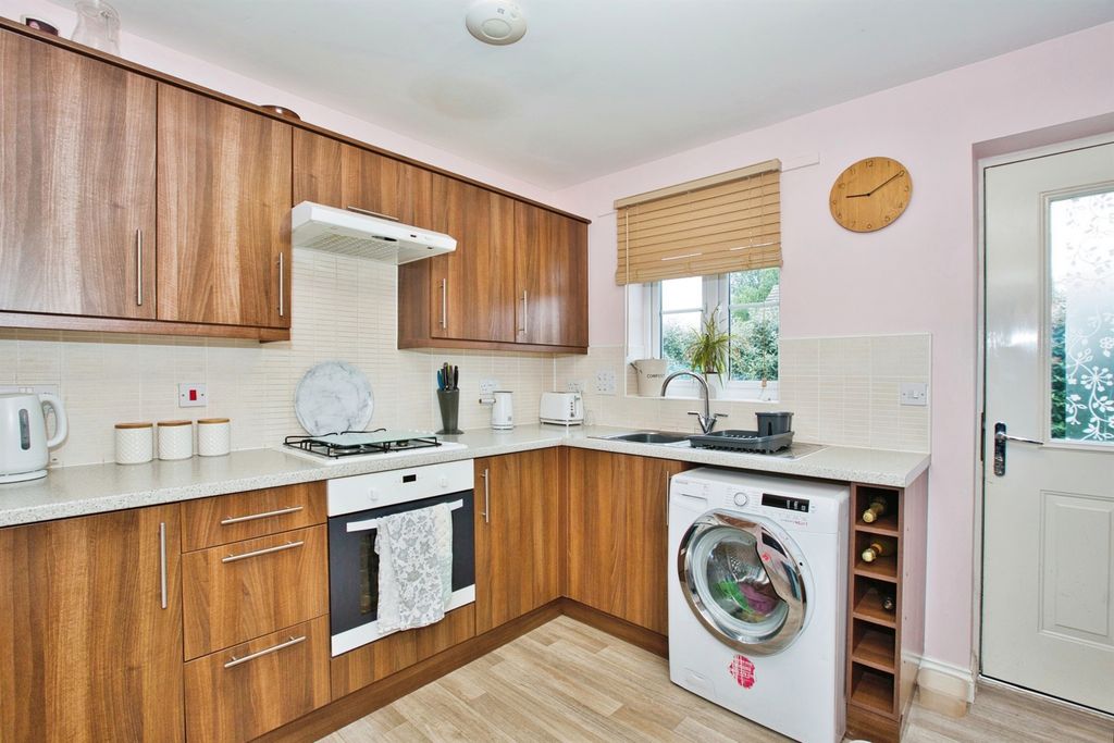 Property photo 2 of 17