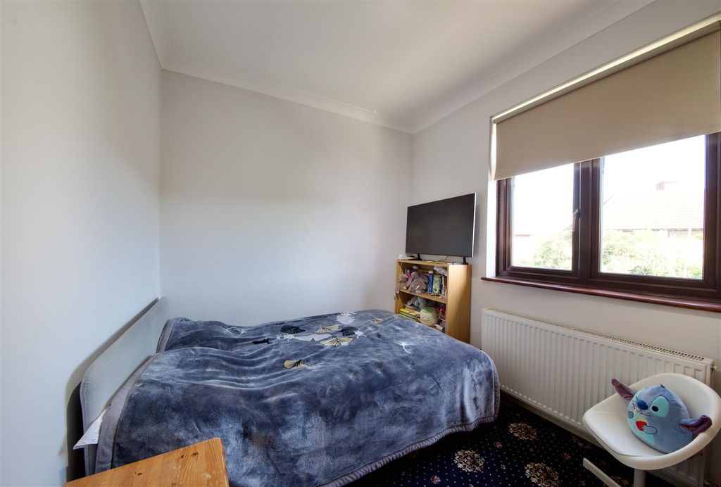 Additional image 17 of 4 bed property for saleWood Lane, Dagenham RM8