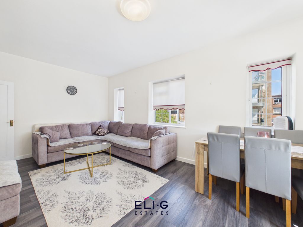 Property photo 3 of 10 Gallery