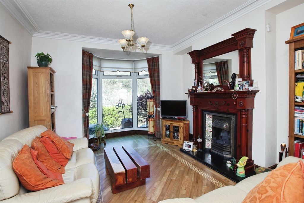 Property photo 3 of 21