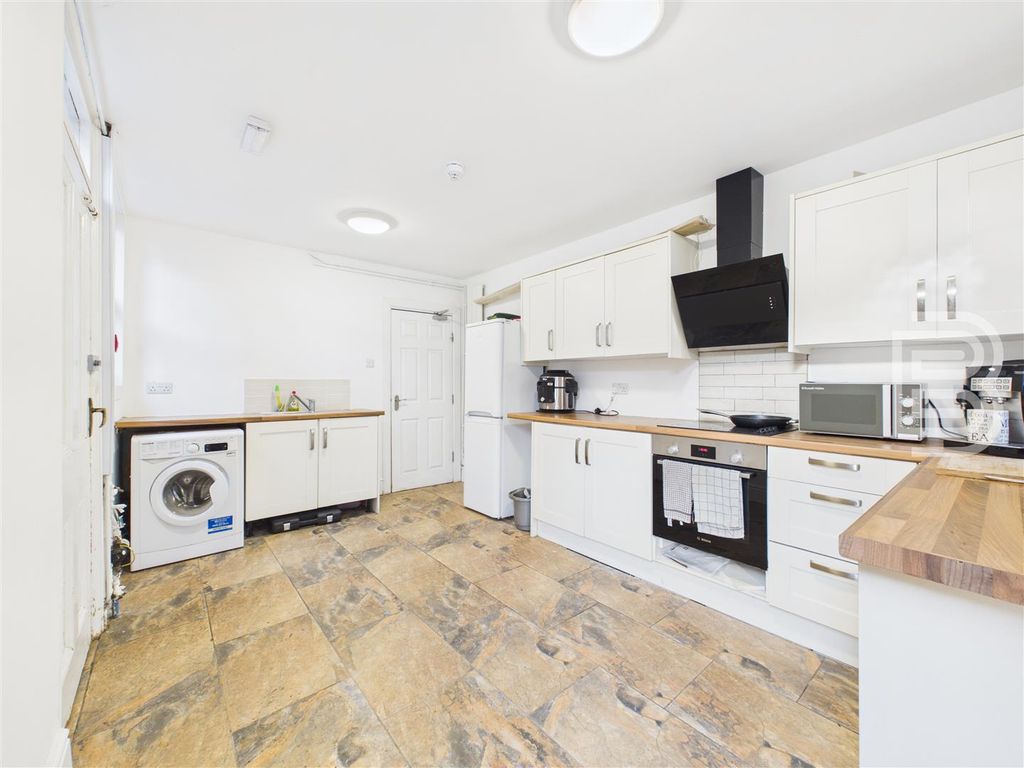 Property photo 3 of 15 Shared Kitchen Area (1).Jpg