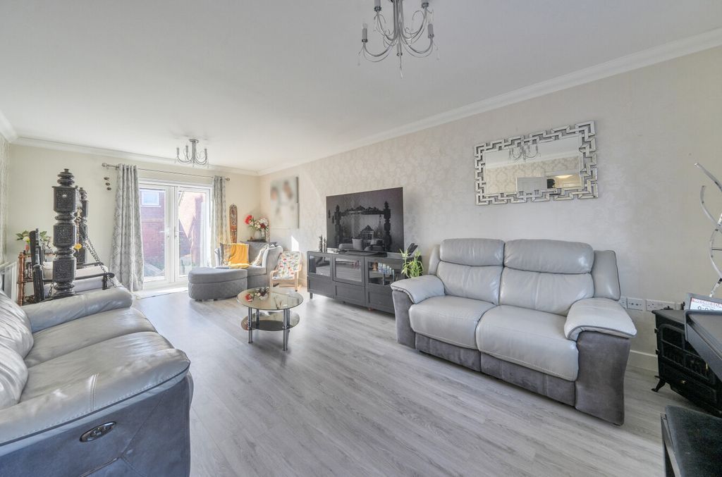 Property photo 2 of 20 1429406-5-69ba7Bd...