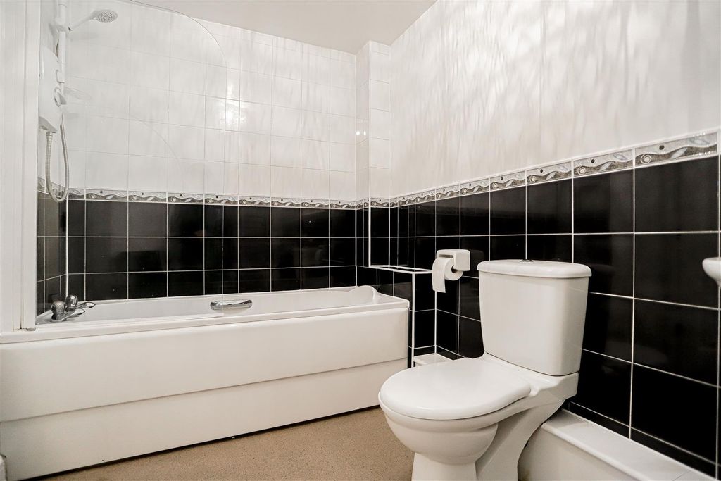 Property photo 3 of 17 N44Kuxbuxkycfenn47Nbcw.Jpg