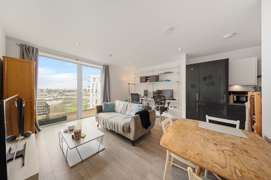 Property photo 1 of 13 094A8006