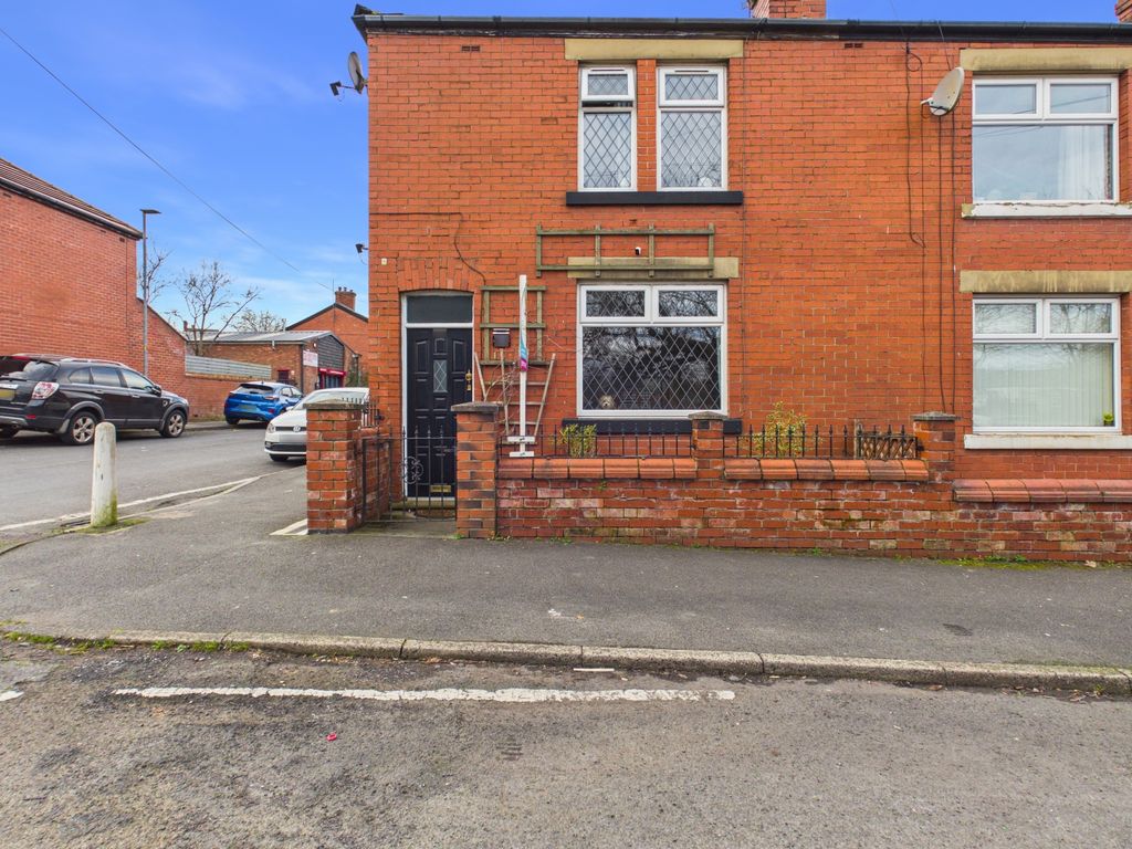 Property photo 1 of 21 Cam03729G0-Pr0263-Still022