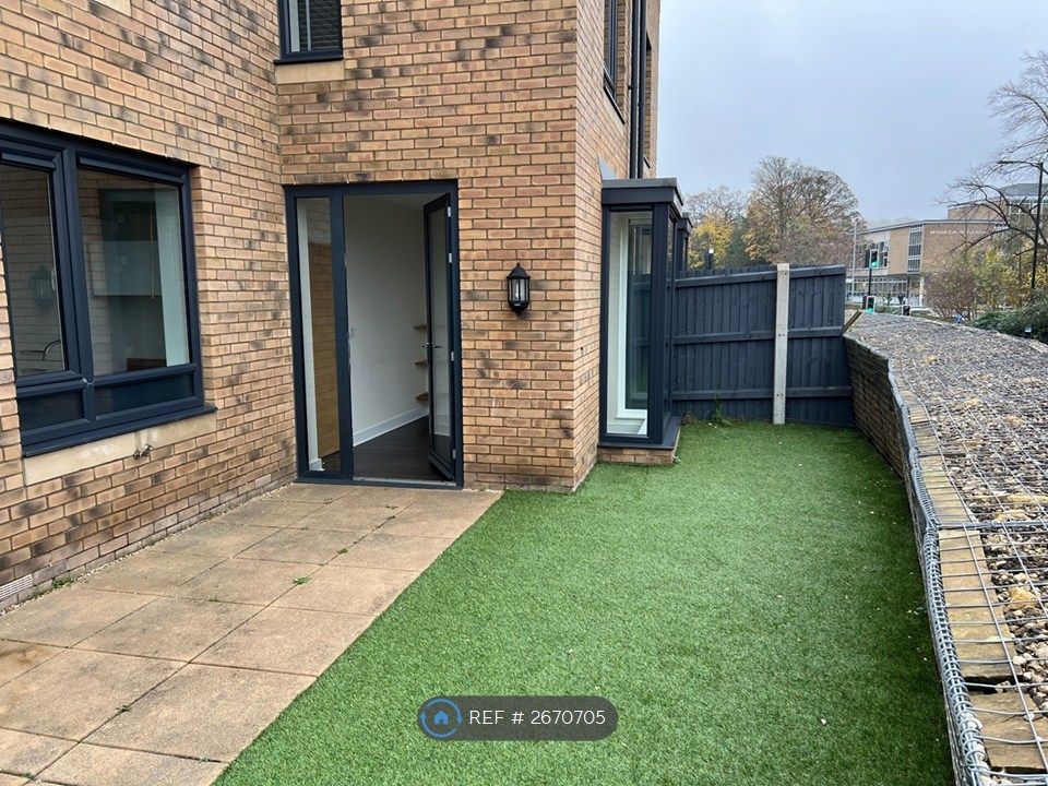 Property photo 2 of 23