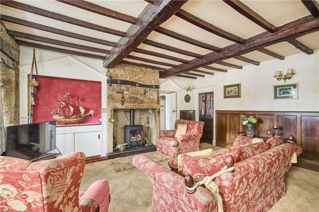 Property photo 3 of 21 Living Room