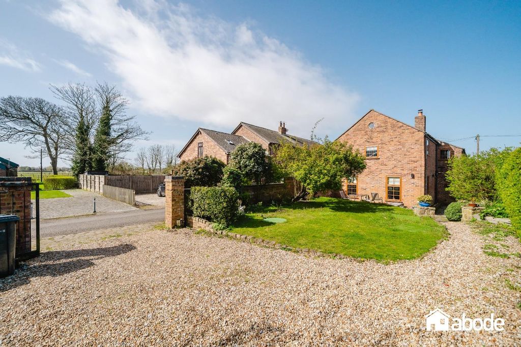 Property photo 3 of 32