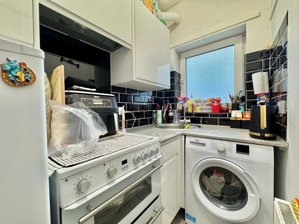 Property photo 2 of 6 Image