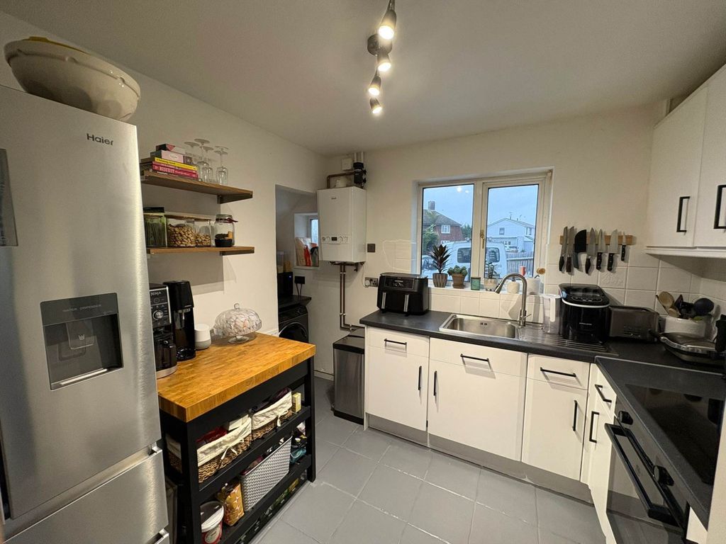 Property photo 3 of 14