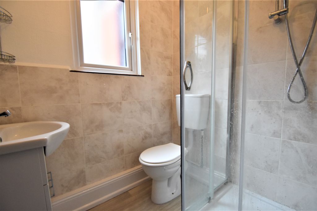 Property photo 3 of 6 Photo 04