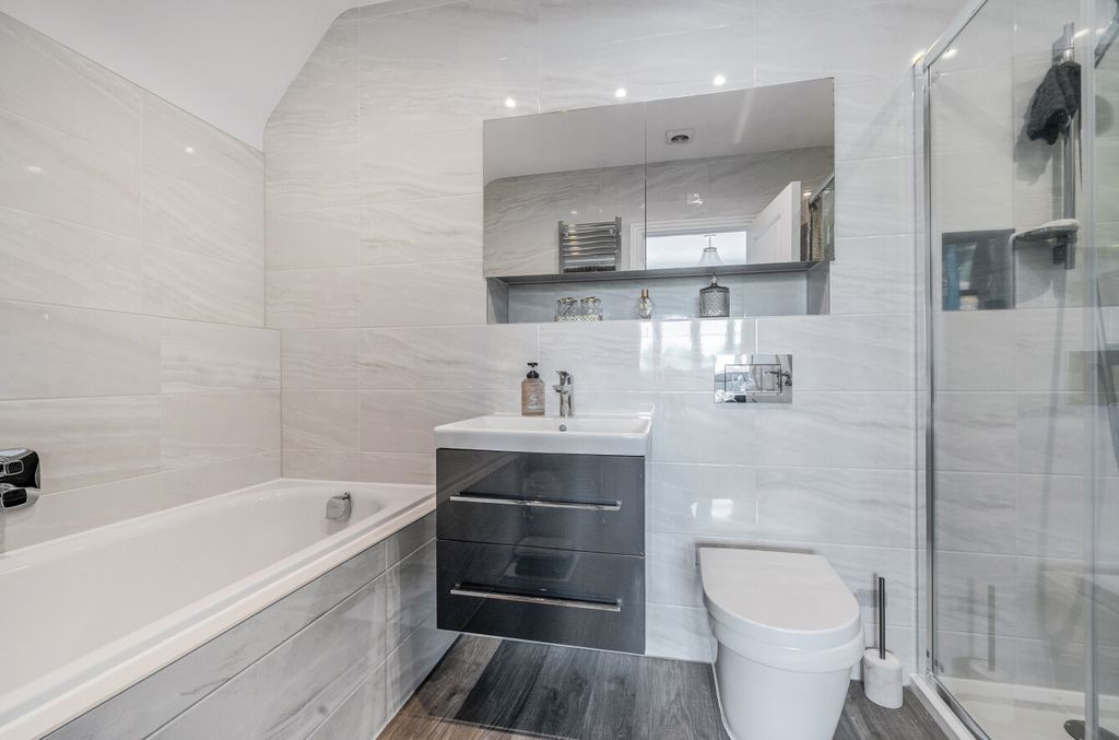 Additional image 13 of 5 bed detached house for saleAster Lea, Warfield, Bracknell RG42