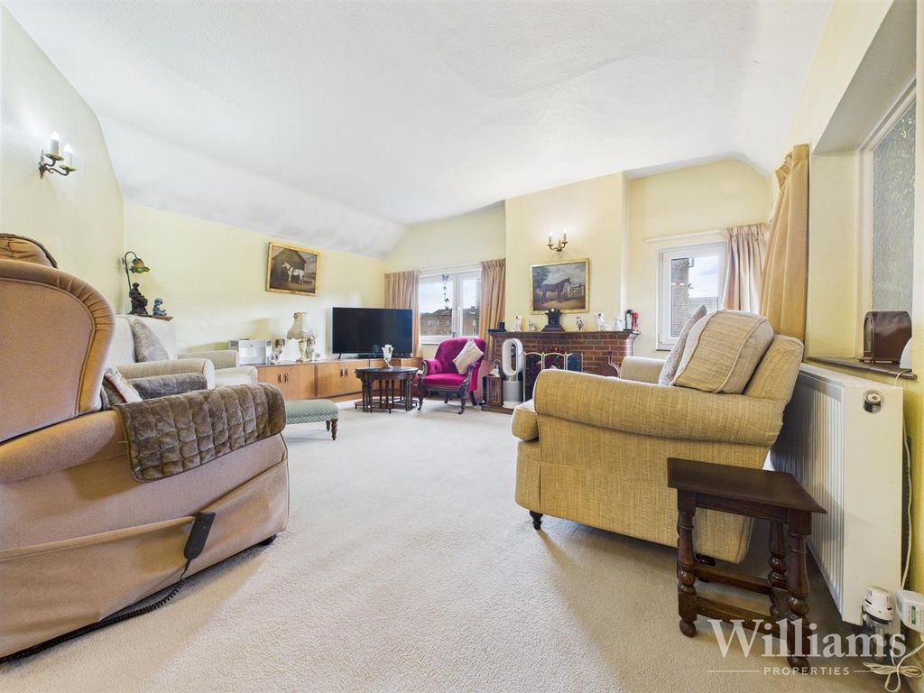 Property photo 2 of 21 Cam02861G0-Pr0436-Still016.Jpg