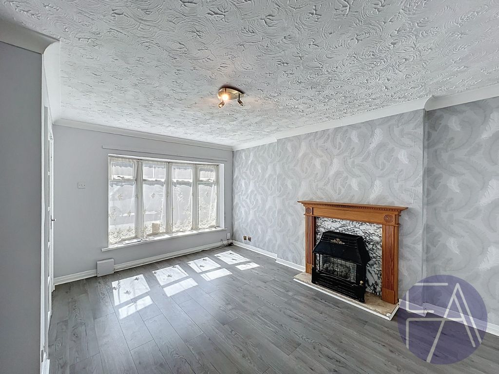Property photo 2 of 10 5111673
