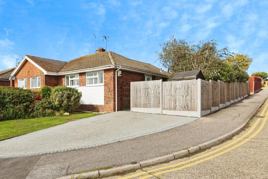 Property photo 1 of 17 Front External