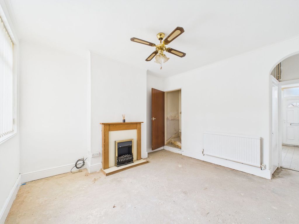 Property photo 3 of 11 Dining Room