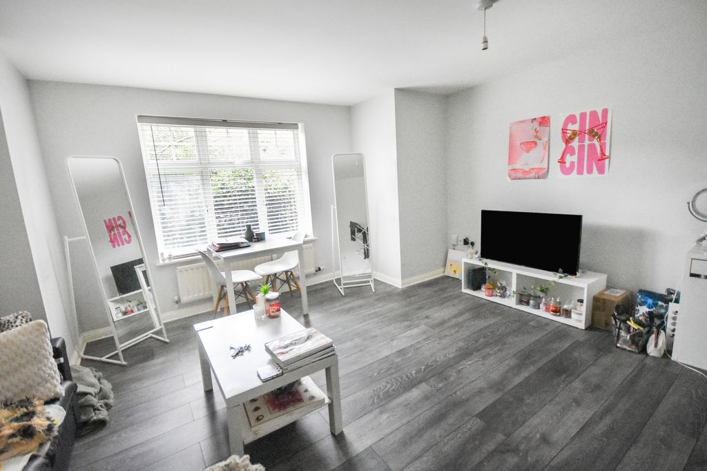 Property photo 2 of 11 Dsc_0611