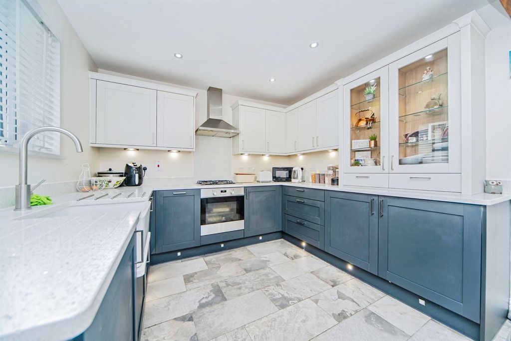 Property photo 1 of 15 Kitchen