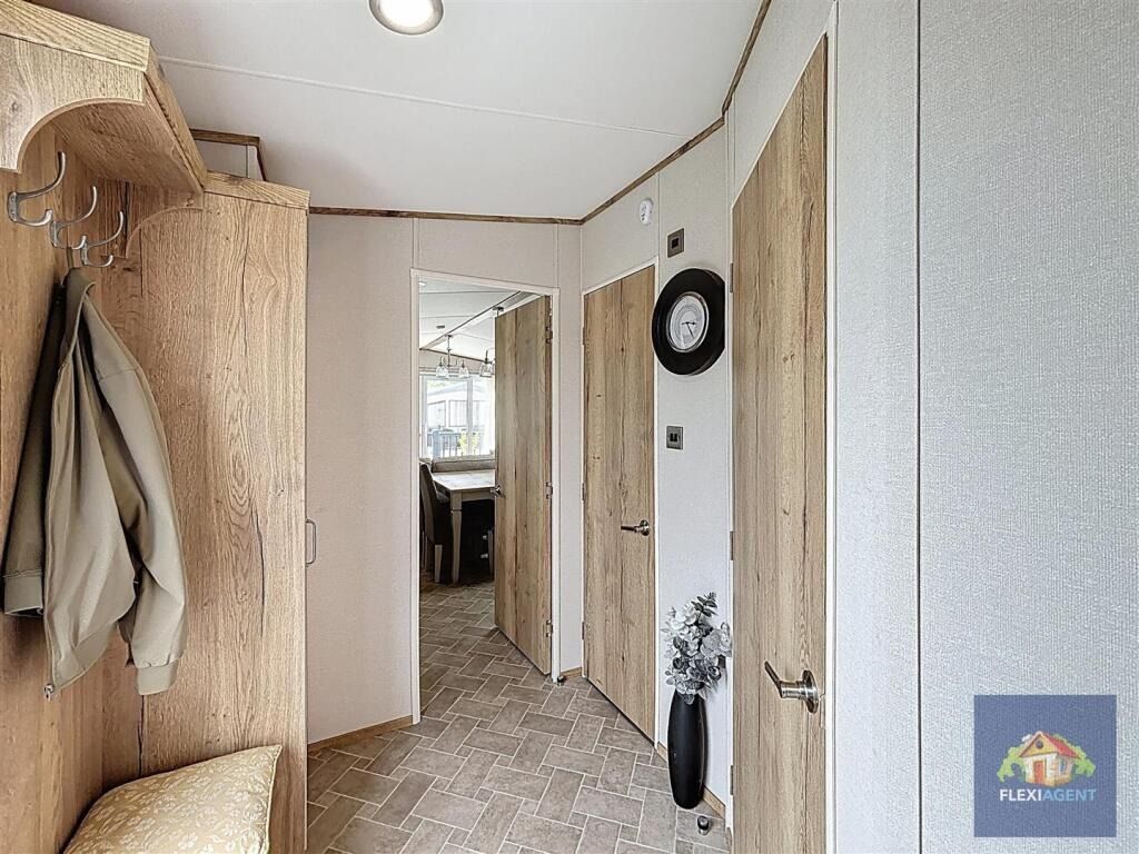 Property photo 2 of 20 4319153