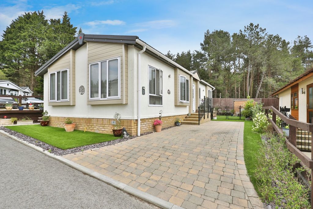 Property photo 1 of 17 Photo