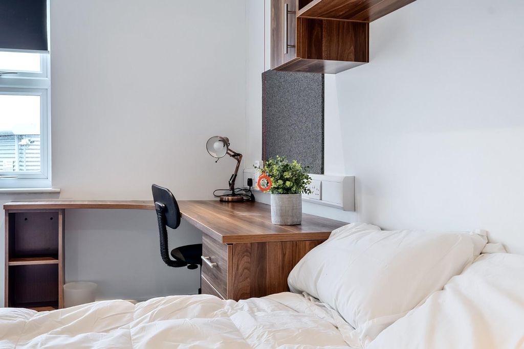 Property photo 1 of 7 Pen F3 Bedside 676375B03A1De-1226873 (15).Jpg