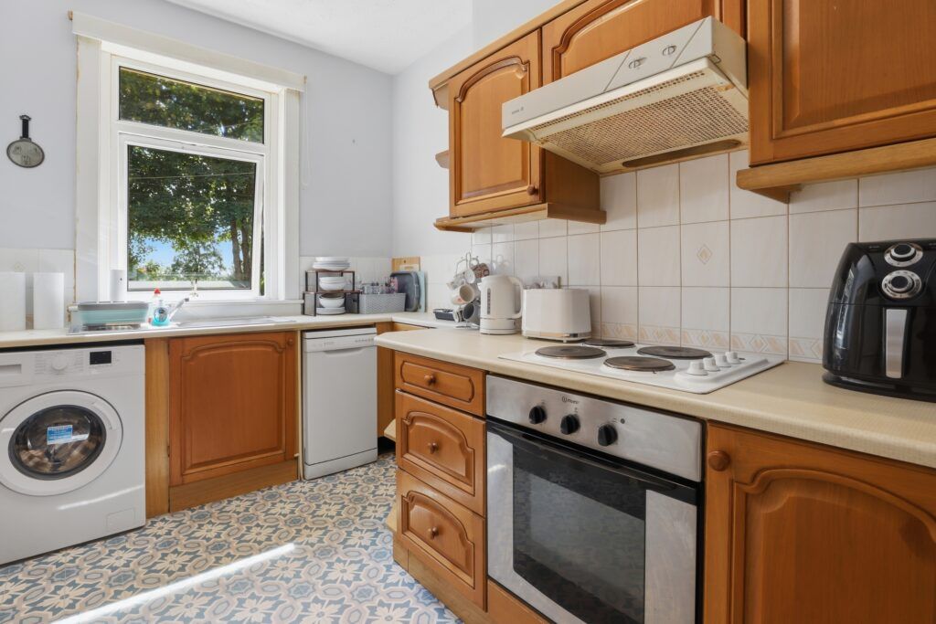 Additional image 5 of 3 bed flat for saleSt Helena Crescent, Hardgate G81